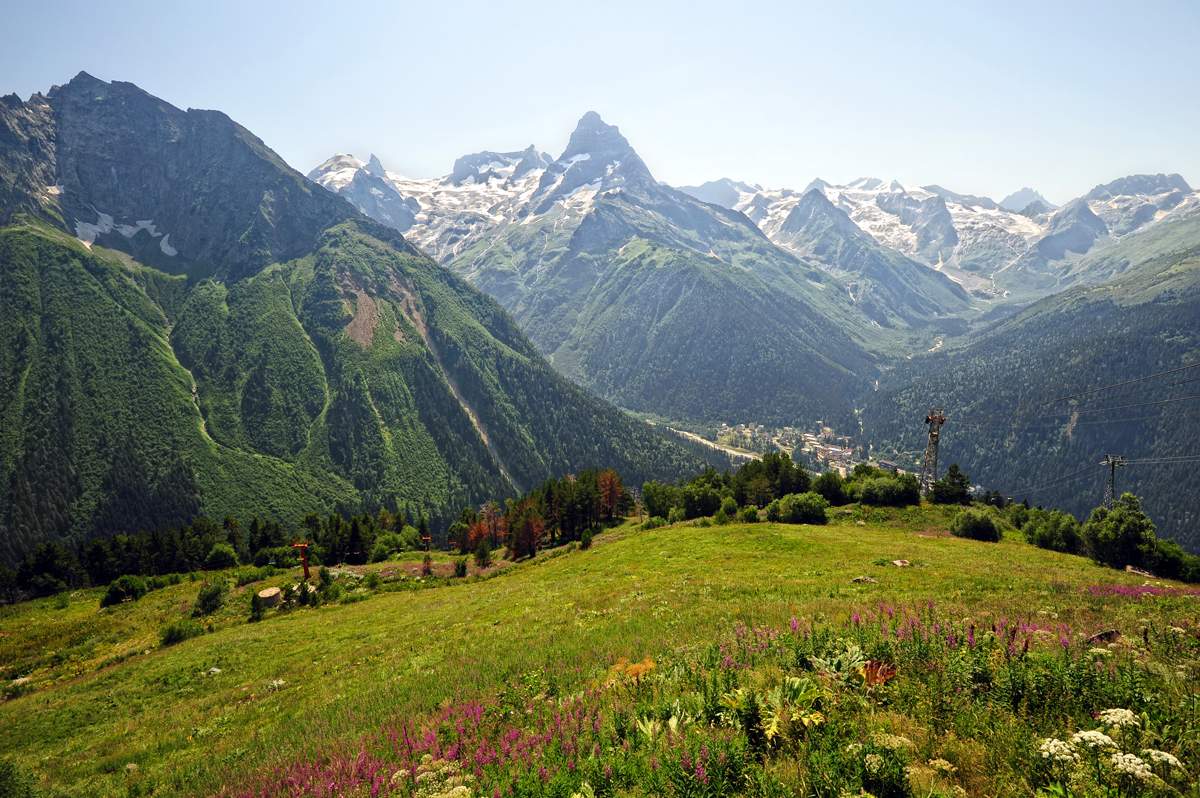 Домбай фото поселка летом